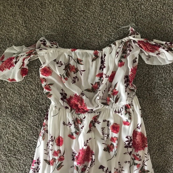 White OFF THE SHOULDER Dress🌸 - Picture 6 of 6